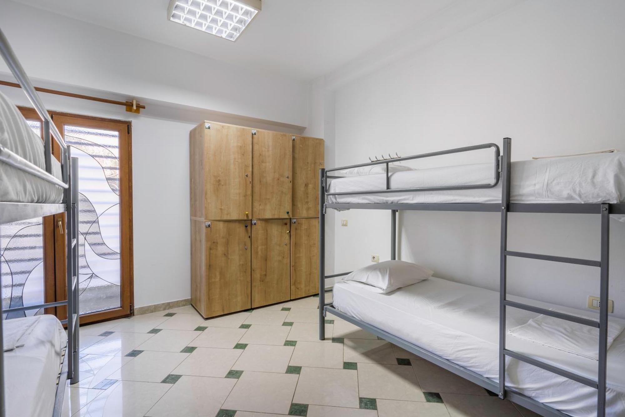 Hostel Hasta La Vista Саранде Екстериор снимка