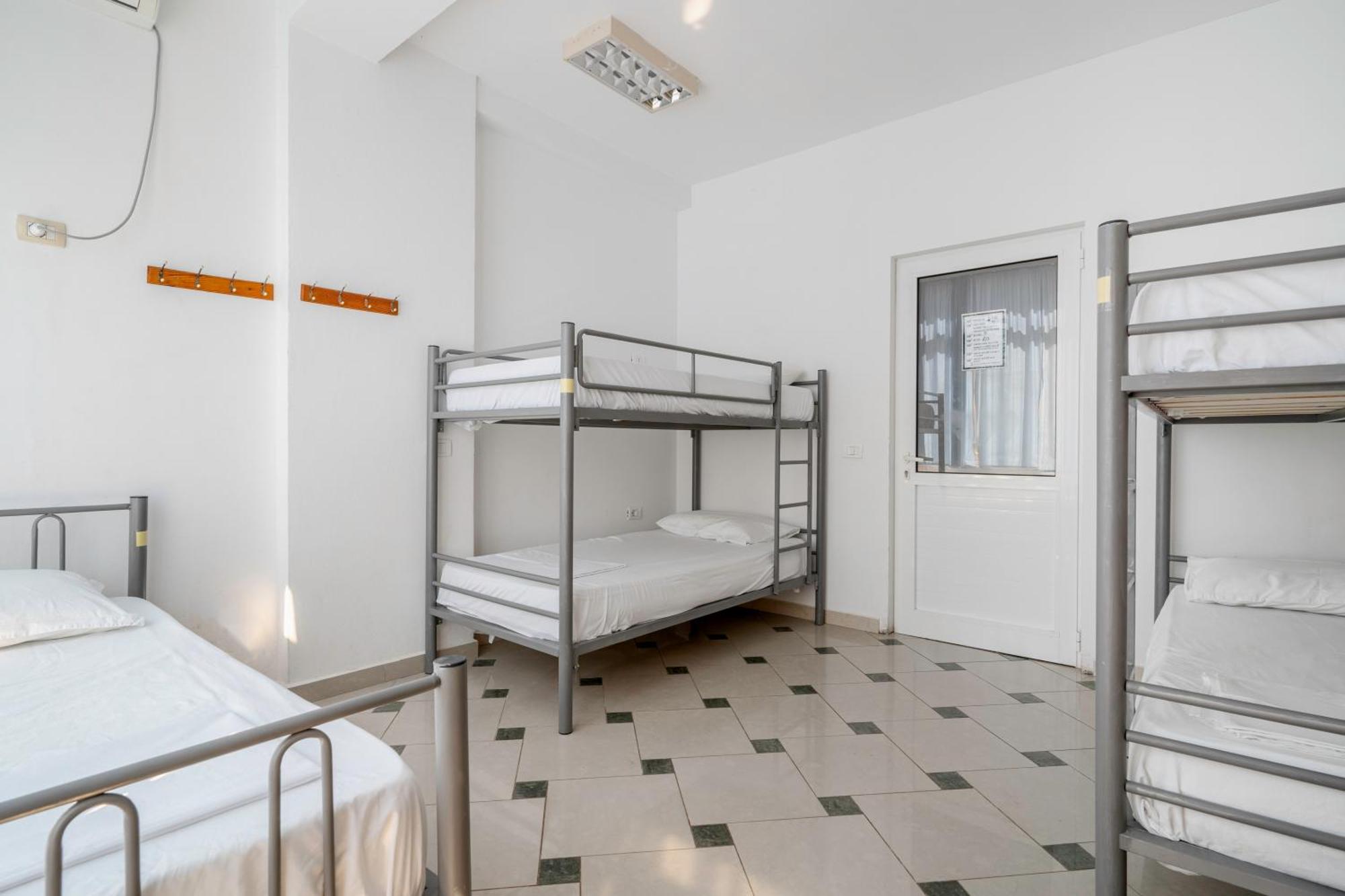 Hostel Hasta La Vista Саранде Екстериор снимка