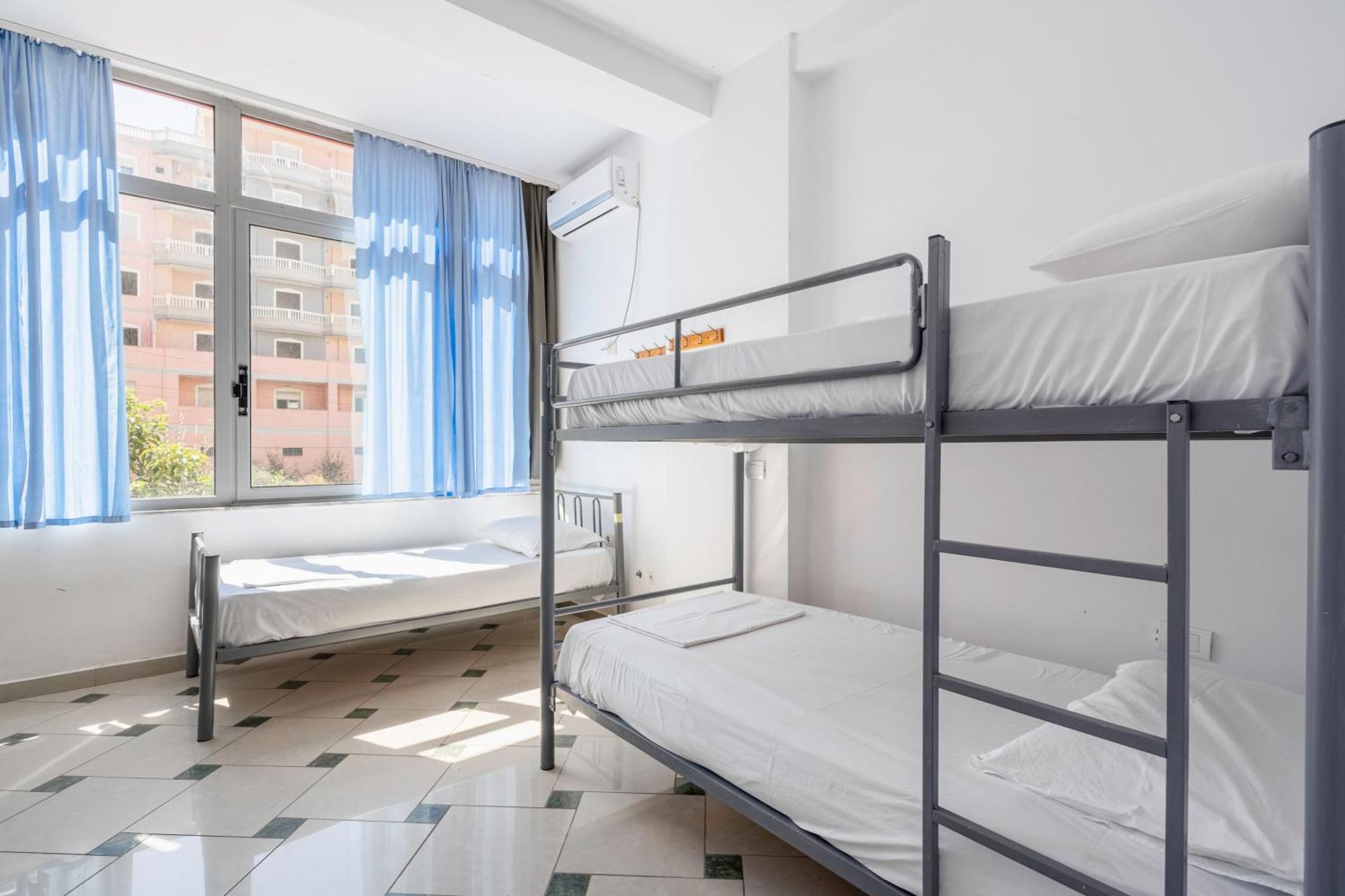 Hostel Hasta La Vista Саранде Екстериор снимка